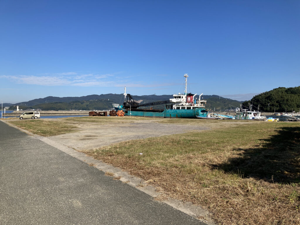 倉舞港の駐車場